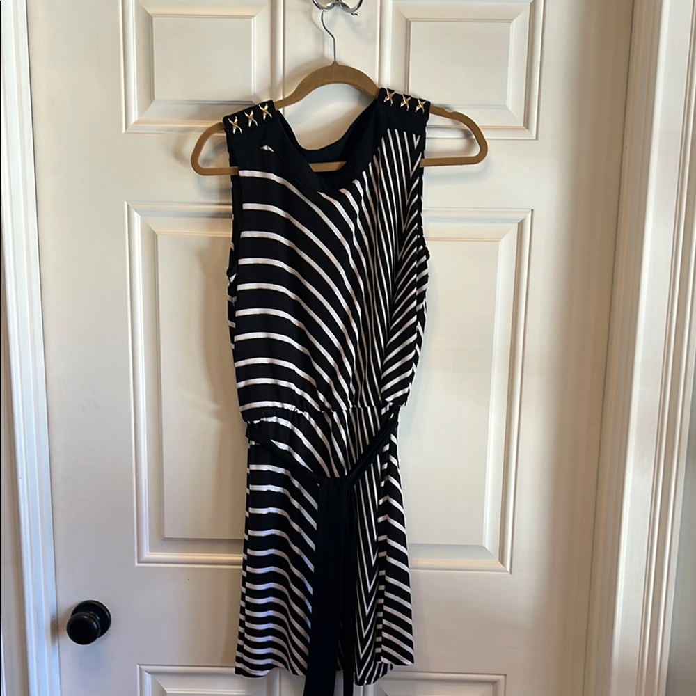 White House Black Market Black and White Sleeveless Sheath Dress